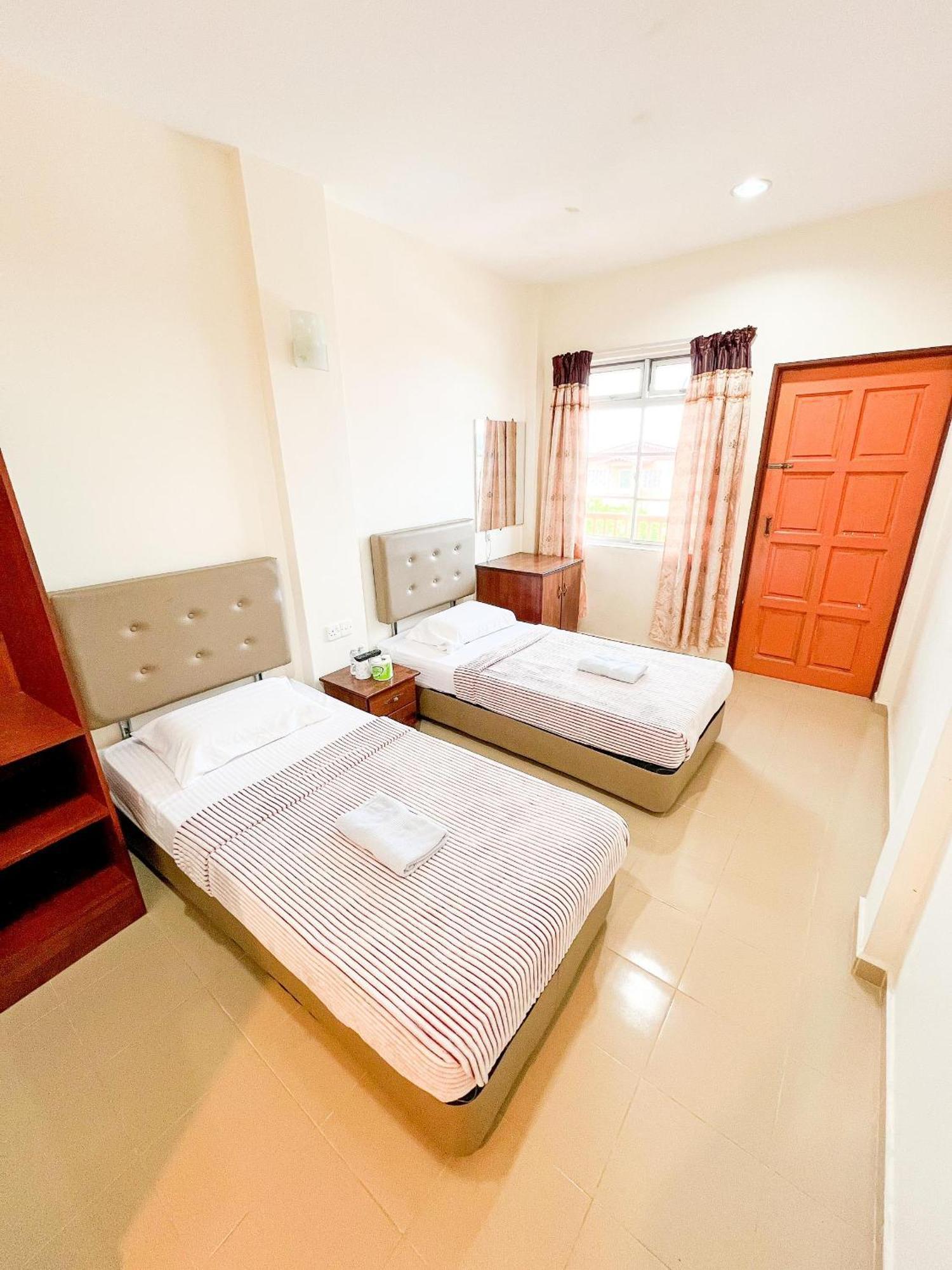 Amzar Motel Cenang Pantai Cenang  Exterior foto